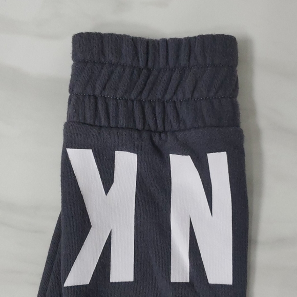 In Good Condition PINK Sweat Shirt (FINAL SALE PRICE) - Picture 3 of 9